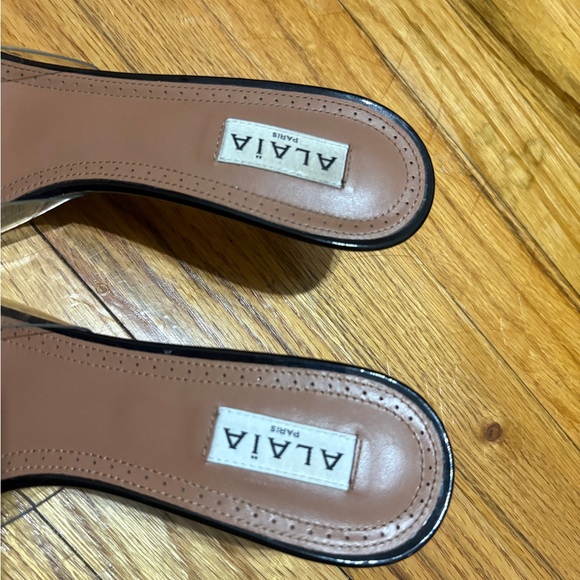 Alaïa Le Cœur PVC and Patent Leather Mules - 2 Right - Picture 5 of 10